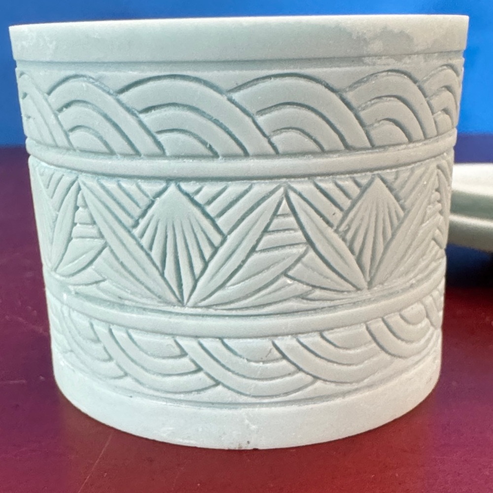 3/$30
Alby Crafts Floral Decorated Blue Green Ceramic Jewelry Box With Lid - Picture 6 of 8